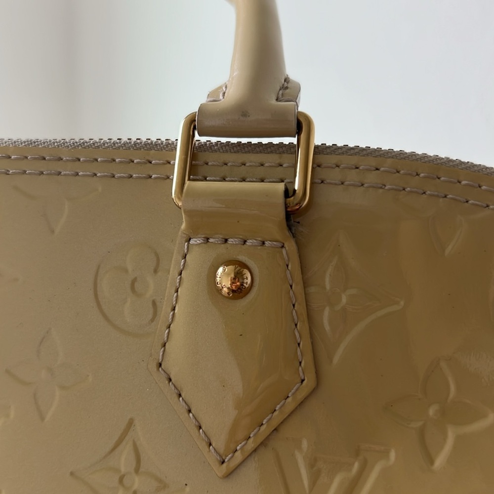 LOUIS VUITTON Vernis Alma GM Blanc Corail - Picture 14 of 17